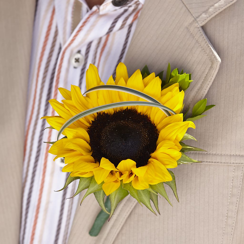 Free Spirit Boutonniere – Petals From Angels Floral Designs, Pasadena CA